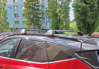 Strešné nosiče / priečniky Yakima na Hyundai Tucson - 2