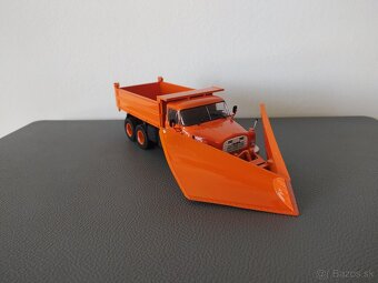 Tatra 148 1:43 - 2