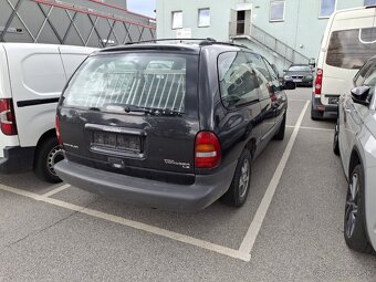 Chrysler Grand Voyager 2.5 TD - Veľa nových dielov - 2
