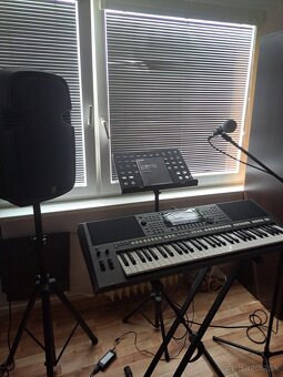 Predám Klávesy Yamaha psr- S770 - 2