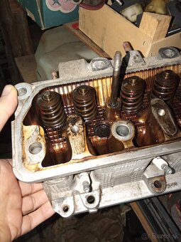 felicia - hlava motoru, víko, vodná pumpa - 2