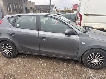 Hyundai i30 1.6 crdi disel 66kw - 2