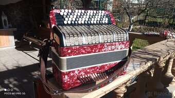 Harmonika- akordeón DEBJUT,80 basovú,B-grif. - 2