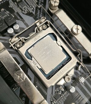 i5-8400 8GB B360M chladič - 2
