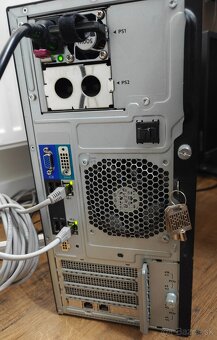 HPE ProLiant ML30 Gen10, E-2134 CPU Cores 4, Threads 8 - 2