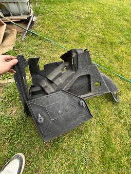 Tapacír kufra Golf 4 Hatchback - 2