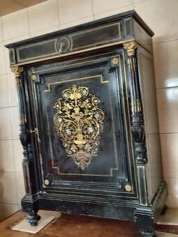 STAROŽITNÉ ORIGINÁLNE NÁBYTKY - 2