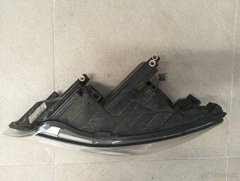 Ľavé predné svetlo Škoda Octávia 2. - 2