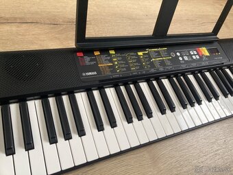 Yamaha PSR-F52 Keyboard bez dynamiky - 2
