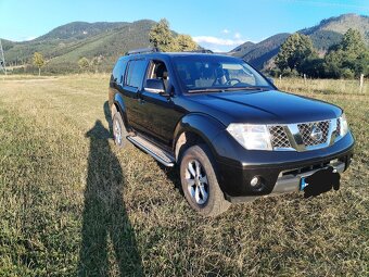 Nissan Pathfinder - 2