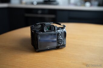 Sony A7 III + CAGE SmallRig + 35mm F 1.4 - 2