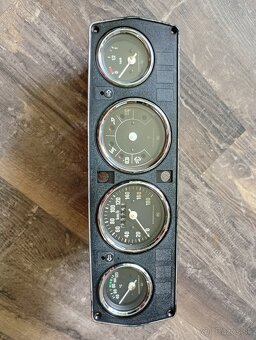 Škoda budíky palubka - 2