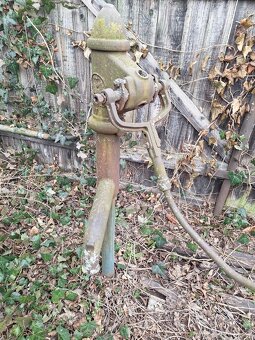 Retro rucna pumpa - 2
