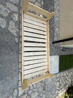 Jednolôžková posteľ (masivna) - 2