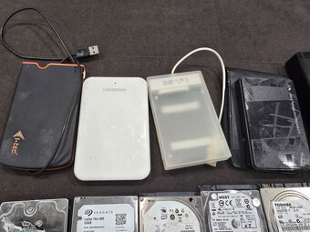2.5 HDD a boxy na diely 60e za vsetko - 2