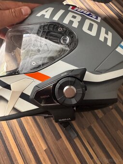 INTEGROVANÁ MOTOCYKLOVÁ PRILBA AIROH VALOR CRAFT ,z intercom - 2