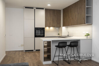 Na predaj 2 izbový štýlový zariadený byt v novostavbe v Bans - 2