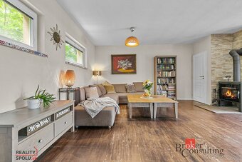 Na predaj: rodinný dom s vlastným štýlom a blízko lesa - Bra - 2