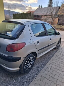 Peugeot 206 1.4 44kw benzín - 2