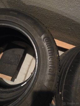 Predam 2 ks zimne pneu Continental 215/65/17 - 2