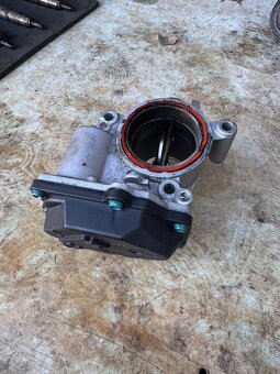 Škrtiaca klapka 2.0tdi - 2