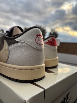 Air Jordan 1 Low x Travis Scott Reverse Mocha - 2