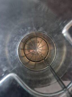Odšťavovač Gorenje JC805EII - 2