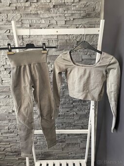 Zara komplety a H&M v.XS-S jedna 10 eur - 2