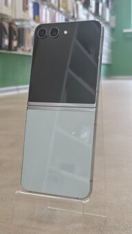 Samsung Galaxy Z Flip 5 - 2