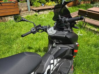 Aprilia SR GT Replica 125, ako nová. 1200km - 2