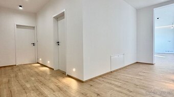 HANISKA - KVALITNÁ NOVOSTAVBA 4 IZBOVÉHO RD, GARÁŽOVÉ STÁTIE - 2