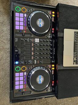 DDJ-1000 + zomo case - 2