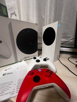 🎮 Xbox Series S – 512 GB SSD + 2 ovládače - 2