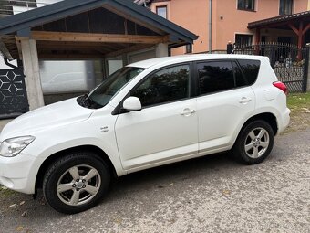 Predám Toyota RAV4 - 2