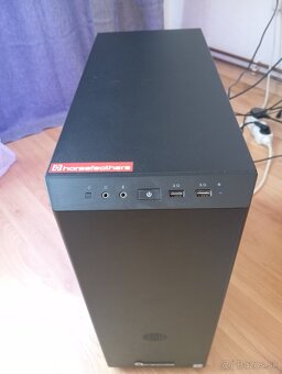 PREDAM HERNY PC S 240HZ MONITOROM - 2