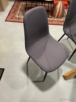 Stôl a stoličky - 2