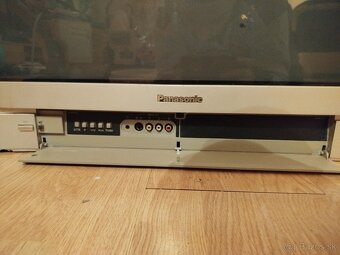 Darujem starý hlboký televízor Panasonic - 2