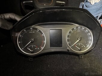 Budíky Octavia 2 pred fl a po fl - 2