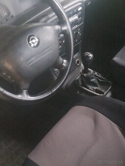 Predám Opel Vectra B na náhradné diely. - 2