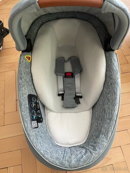 Maxi-Cosi Jade auto-vaničkaMaxi-Cosi FamilyFix3 + základňa - 2