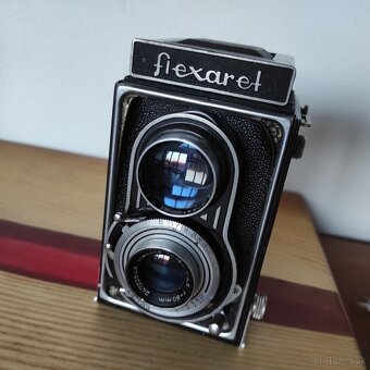 Starý fotoaparát Flexaret next - 2