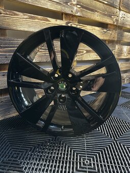 Škoda Superb III - orig. ALU disky 5x112 R18 - 2