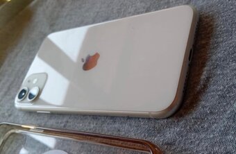 Predám iPhone 11 64GB - 2