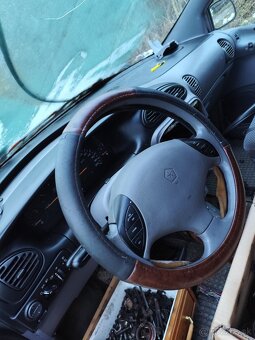 Chrysler Voyager 2,5 85kw - 2