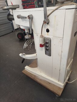 Kuchynský robot - 2