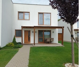 Krásny,nový dom s pozemkom,parkovacími miestami - 2