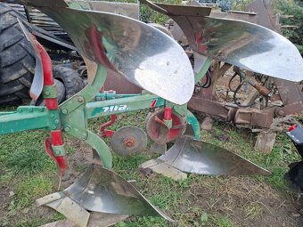 Predám pluh trojak obracak - 2