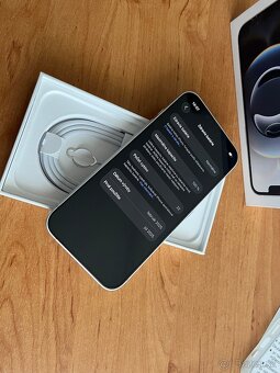 Apple iPhone 16e 128GB - 2