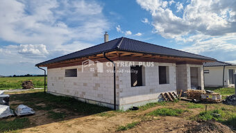 Ponúkam na predaj 4 izbovú  NOVOSTAVBU s garážou Dvory nad Ž - 2