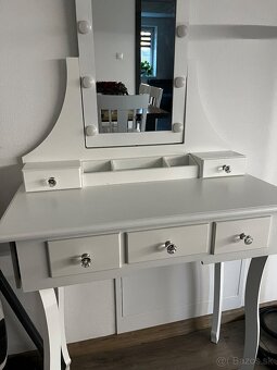 Toaletný stolík - 2